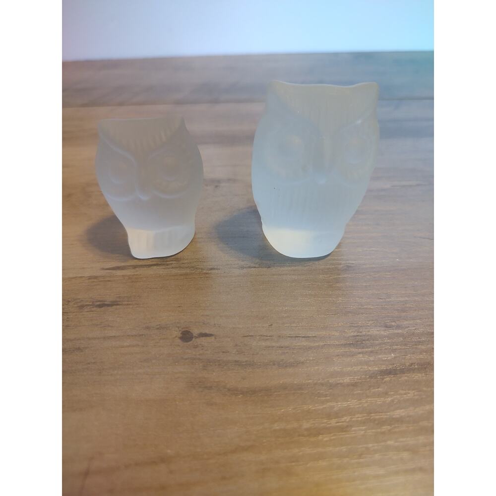 Vintage Leonard Silver Mfg Co. Glass Owl Statue /Figurine set of 2 Read desc.
